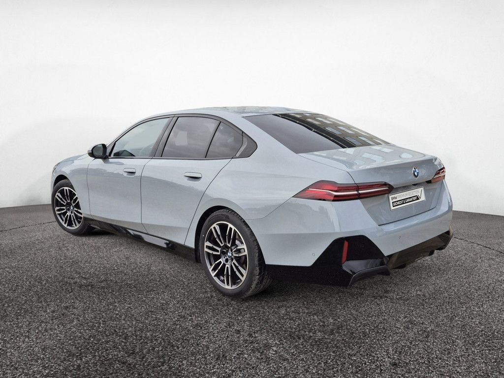 BMW 520i M-Sport ACC H K KAM NAVI LED SHZG foto 5