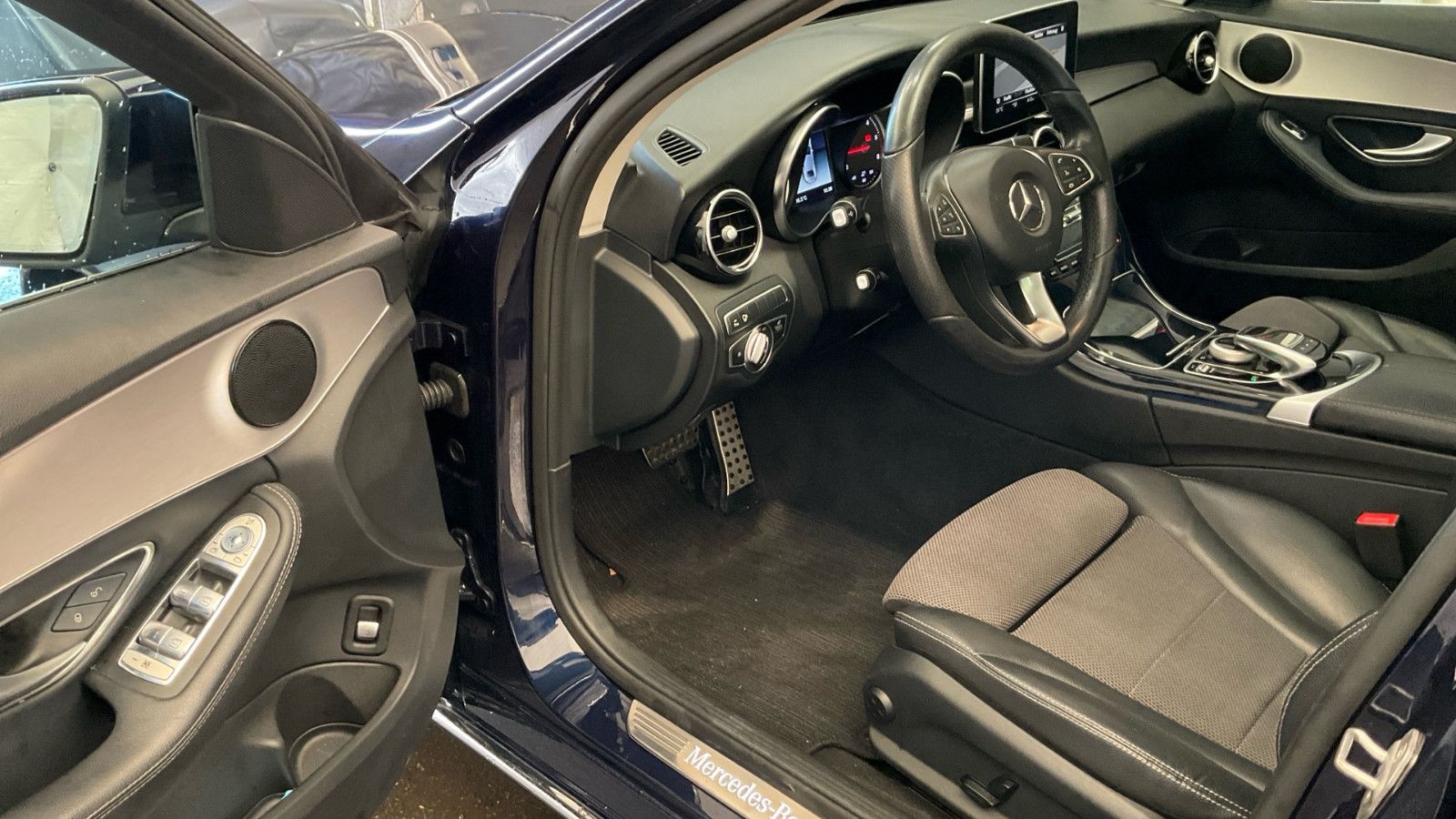 Fahrzeugabbildung Mercedes-Benz C 200 d Limo 9G-Tronic Avg GRA Pano 360°Kamera