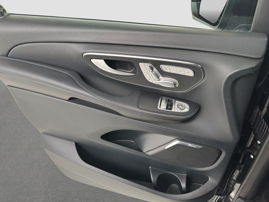 Fahrzeugabbildung Mercedes-Benz V 300 d AVANTGARDE EDITION Lang *AMG*LANG*STANDH
