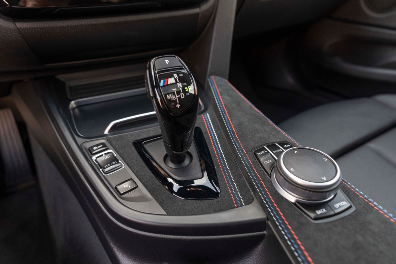 Fahrzeugabbildung BMW 430I Coupe M-Sport H&K LED CARPLAY ALC CARBON