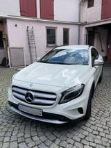 Mercedes-Benz GLA 200 Sport Utility Vehicle - Mercedes-Benz GLA-Class: Privatanbieter