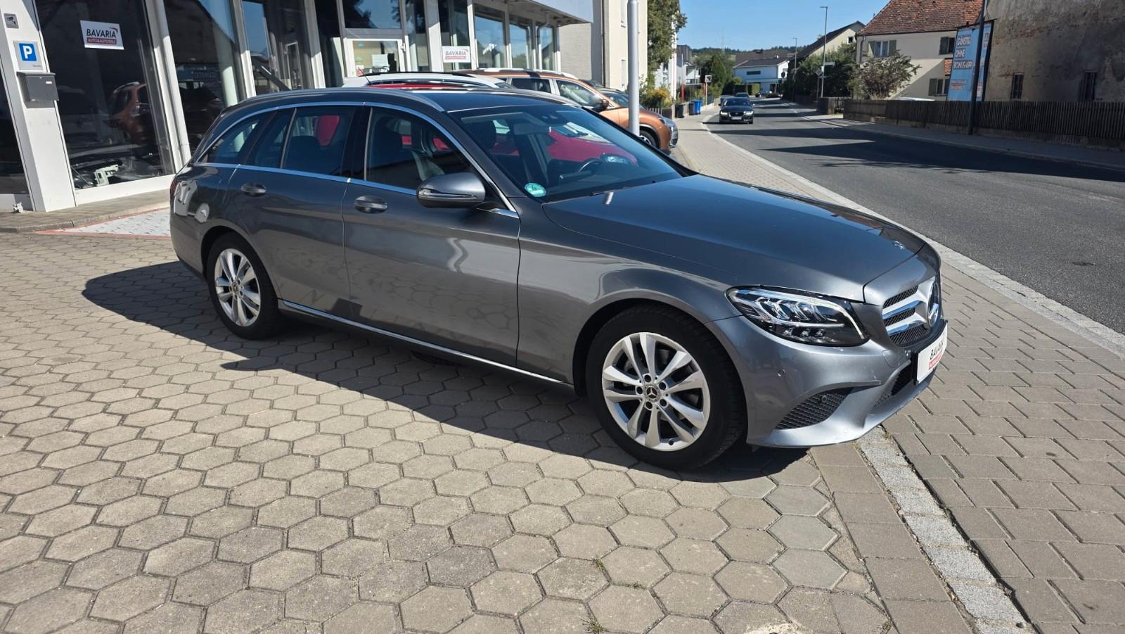 Mercedes-Benz C 180 C T-Modell C 180 SAUBER WENIG KM