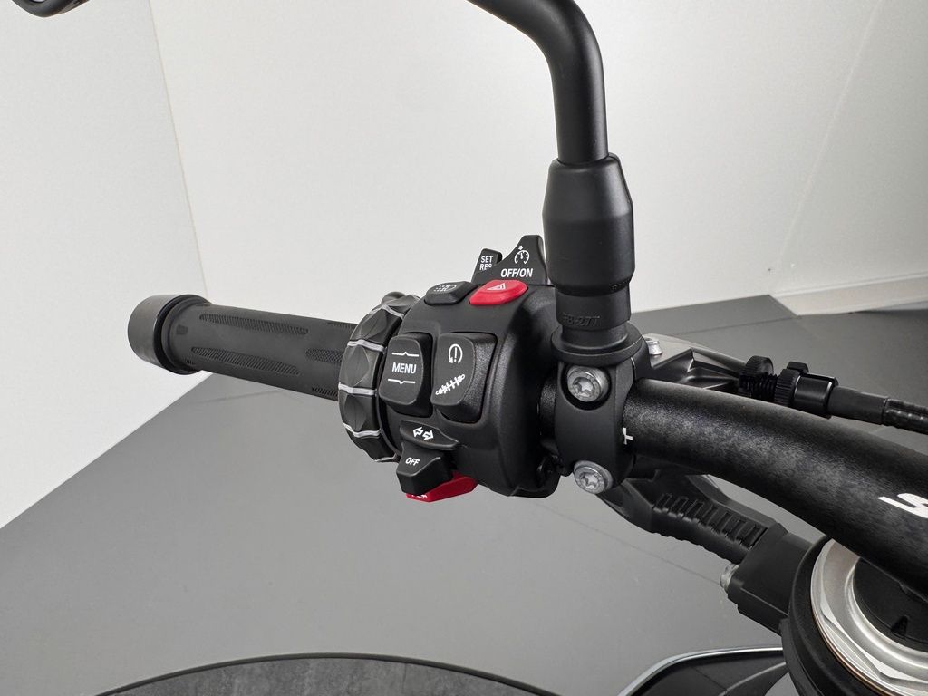 Fahrzeugabbildung BMW S1000 R *NEUWERTIGER *1. HAND