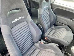 Fahrzeugabbildung Abarth 695 AAC NAVI BI-XENON BEATS MTA PAKET