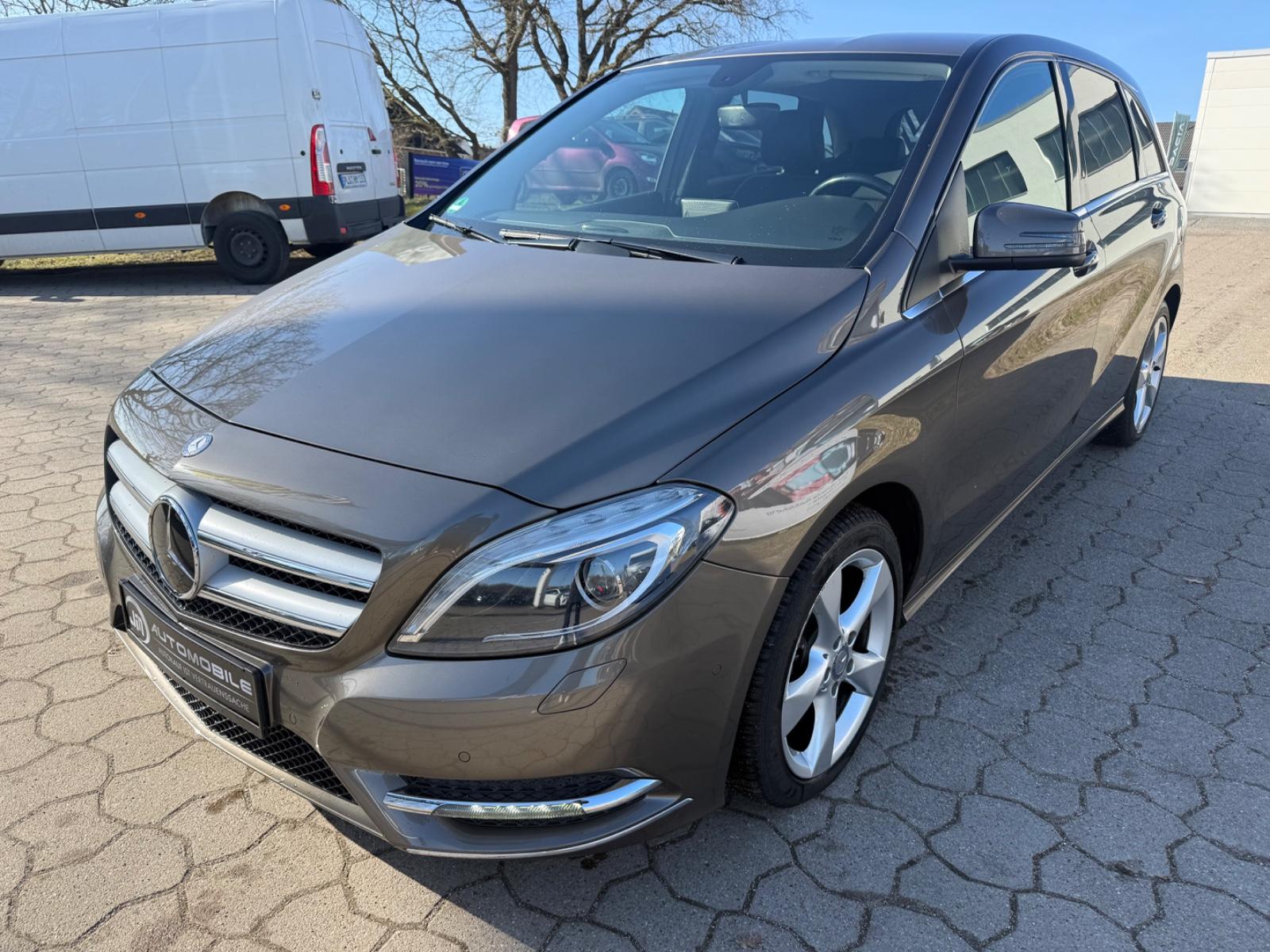Mercedes-Benz B 200 CDI*Auto*Distro*STH*LED*NAVI*AHK*2.HD.*