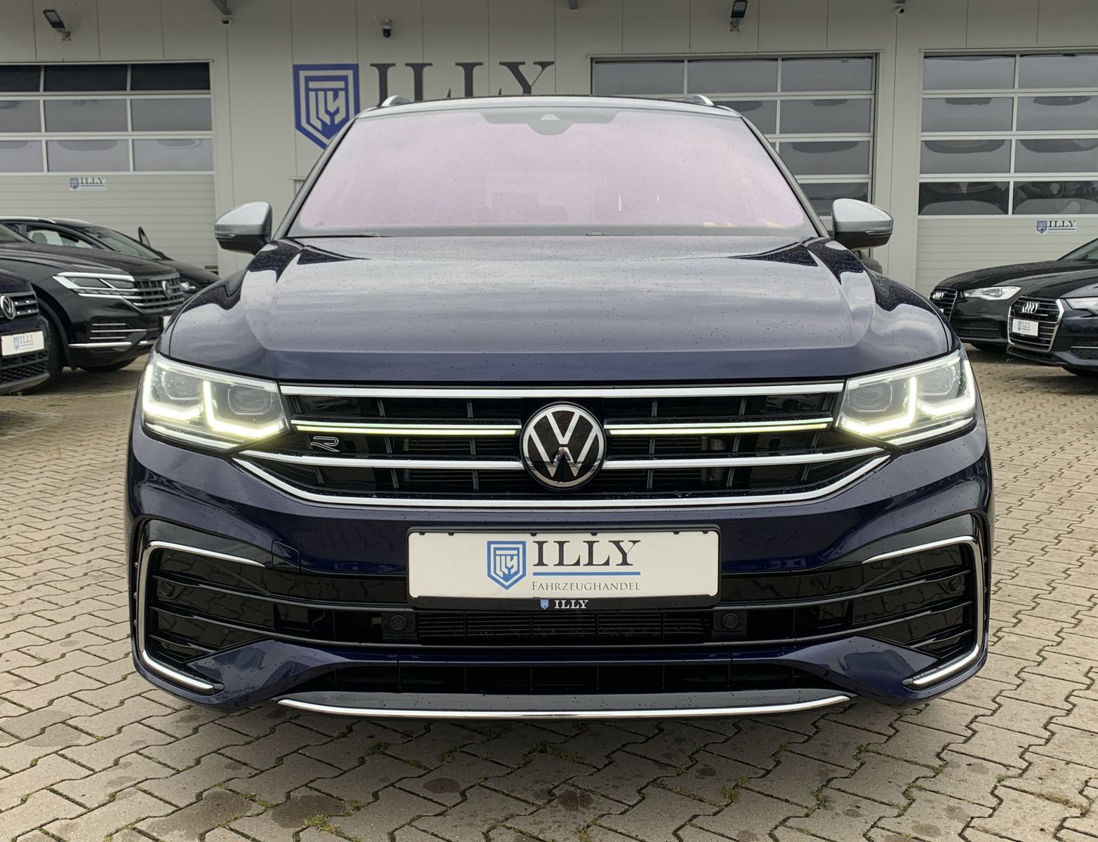 Fahrzeugabbildung Volkswagen Tiguan Allspace 2.0 TDI*R-Line*4Motion*AHK*Leder