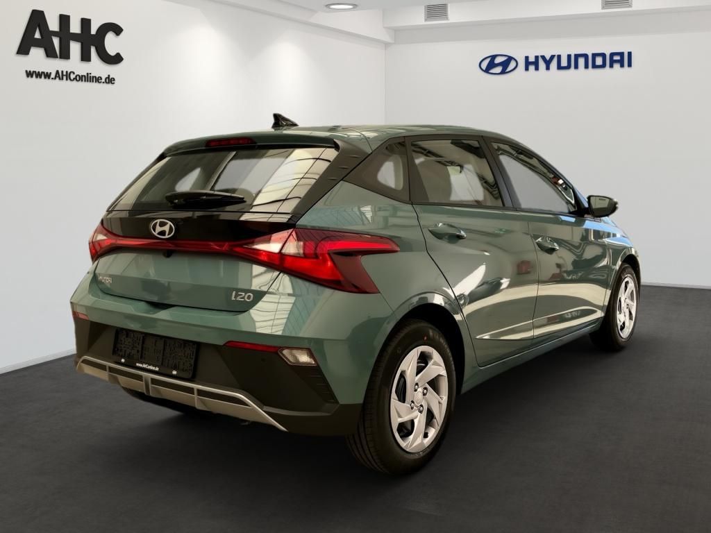 Fahrzeugabbildung Hyundai i20 1.2 5-MT Select Navi SpurH KAM PDC