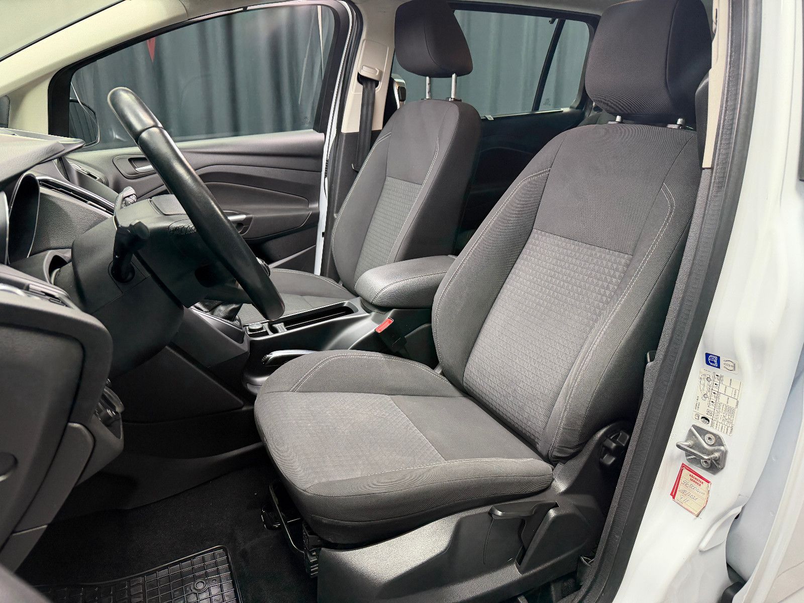 Fahrzeugabbildung Ford Grand C-Max |7-SITZER|PDC|TEMPOMAT