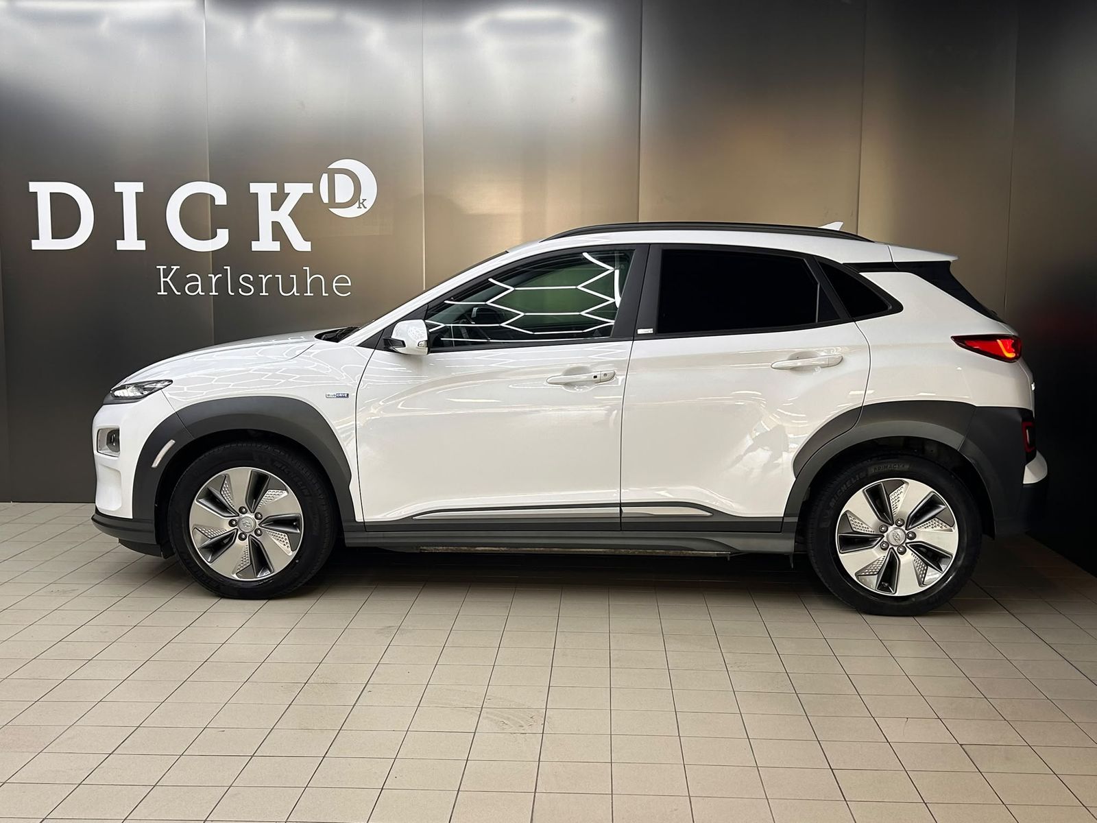 Fahrzeugabbildung Hyundai Kona Elektro Prime PANO+LED+HEAD+KREL+KAM+ACC+WP