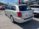 Toyota Avensis Kombi 1.8 Executive - Toyota Avensis aus 2005: Kombi