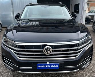 Volkswagen Touareg - 2