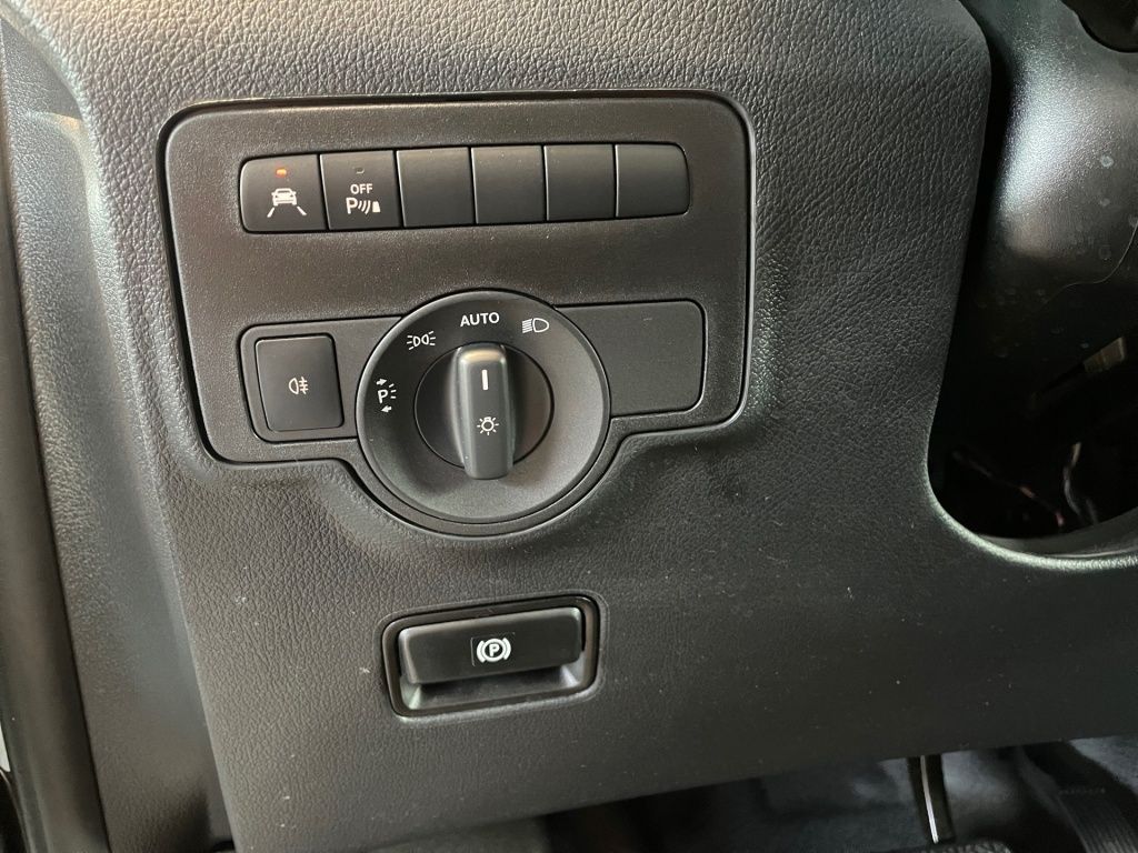 Fahrzeugabbildung Mercedes-Benz eVito 112 KA/L RFK, Navi, LED. Regal, TopLoad