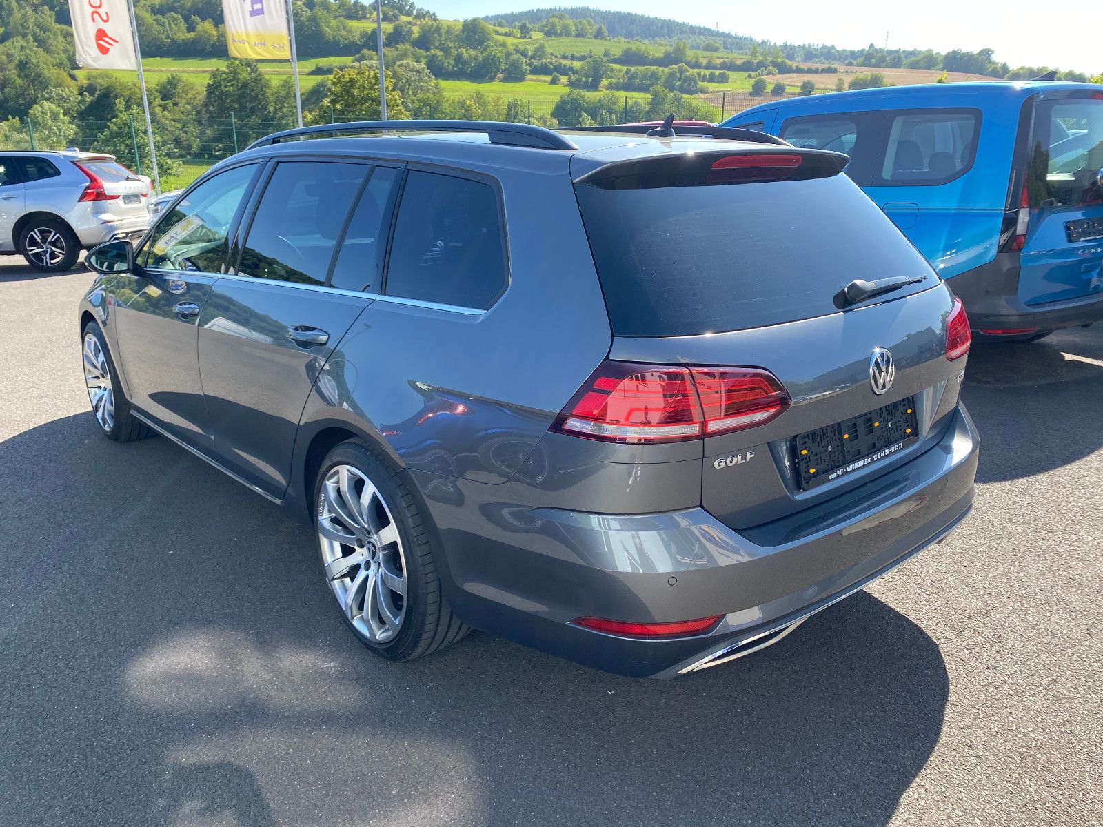 Fahrzeugabbildung Volkswagen Golf VII Variant Highline TSI DSG ACC LED Kamera