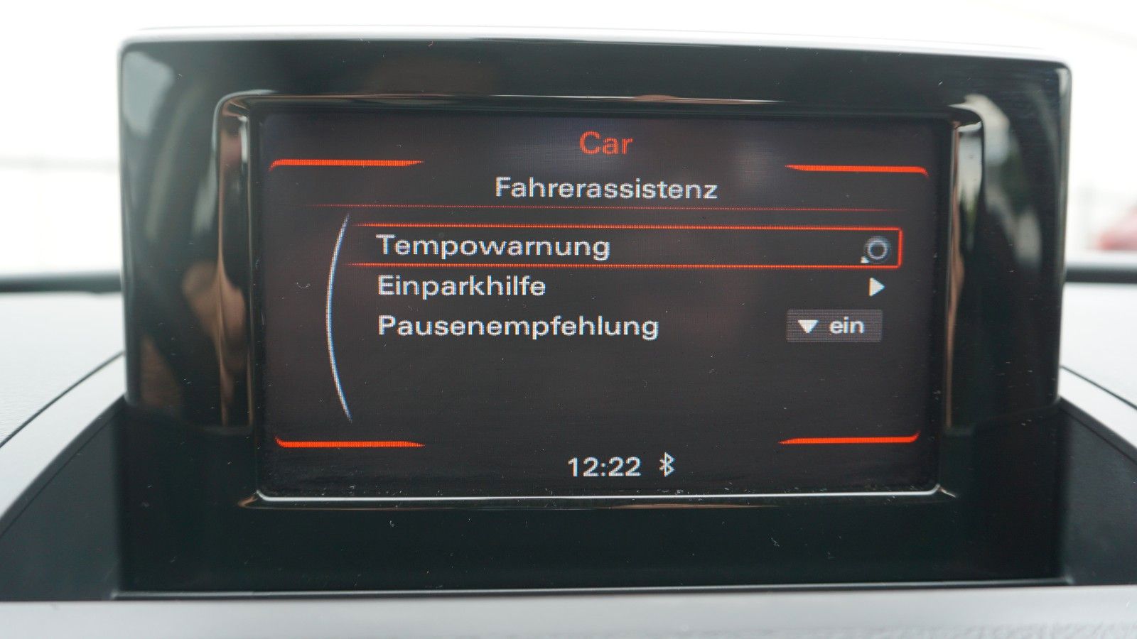 Fahrzeugabbildung Audi Q3 S Line, Navi, LED, AHK, Keyless, Start & Stop