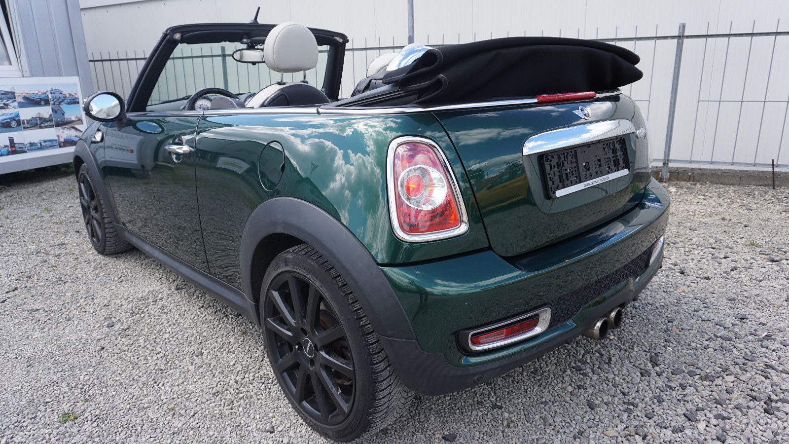 Fahrzeugabbildung MINI COOPER S Cabrio 1.6 Ltr, Bi-Xenon,Navi,Leder,+WR