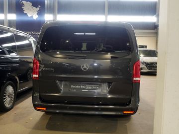 Mercedes V 220 - 5