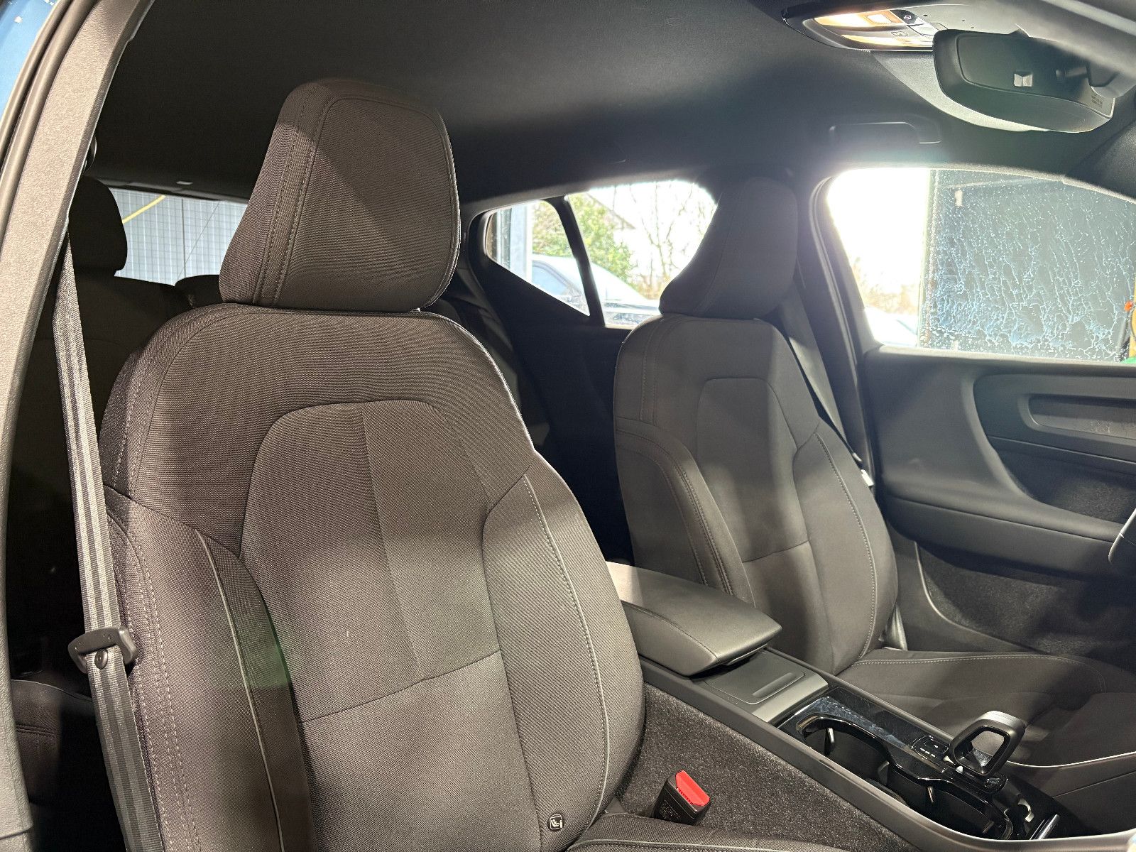 Fahrzeugabbildung Volvo XC 40 Core Plus Recharge Electric/KAMERA/CARPLAY
