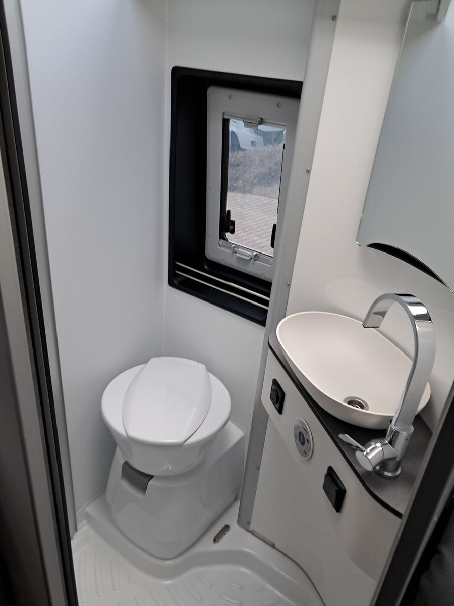 Fahrzeugabbildung Pössl Summit Shine 600 Citroen 140 PS Lithium,Solar