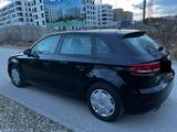 Audi A3 2.0 TDI Sportback - Bi-Xenon/Sitzhz/PDC+