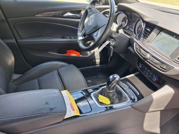 Opel Insignia - 11