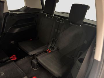 Volkswagen Touran - 11