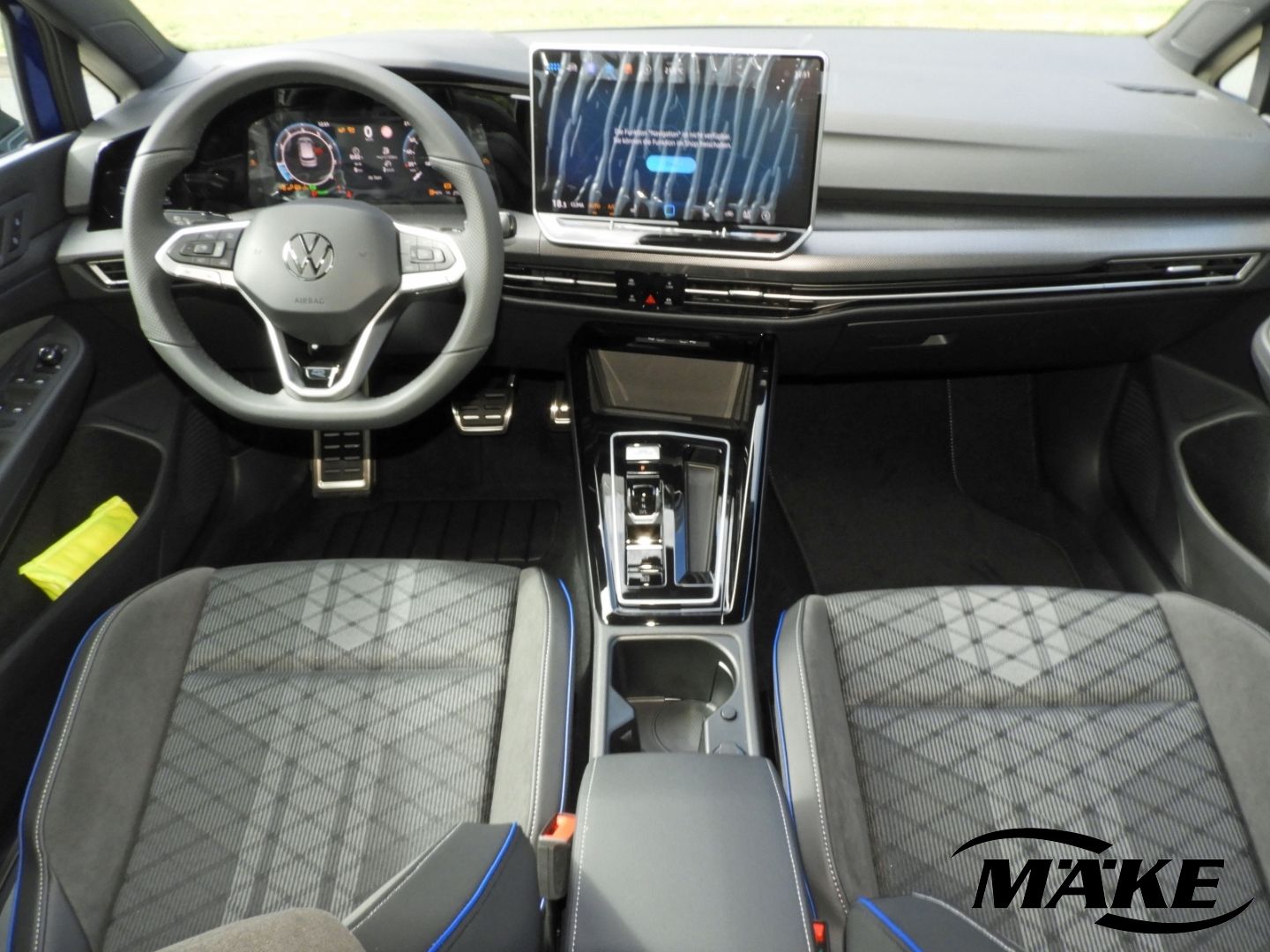 Golf R-Line 1.5 eTSI DSG AHZV NAV IQ.L RFK BLACK