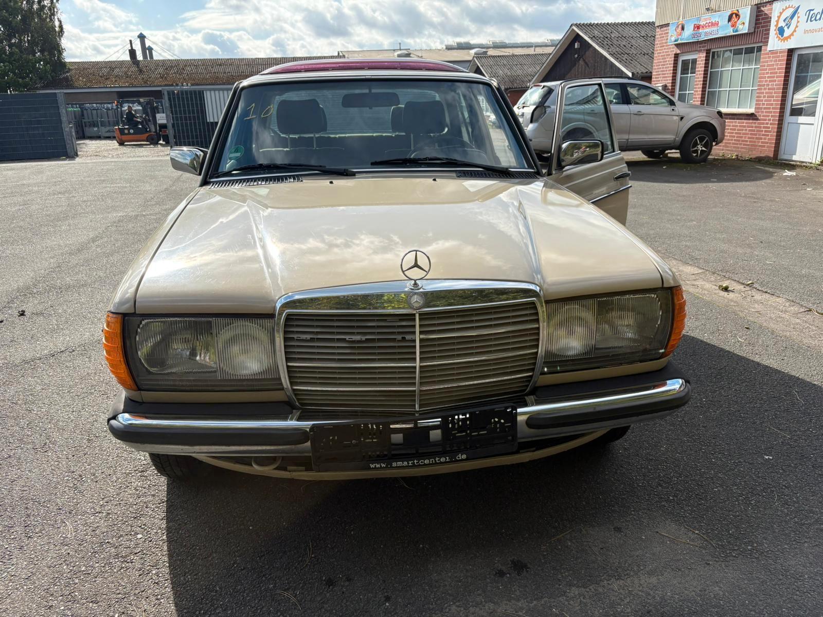 Mercedes-Benz 230