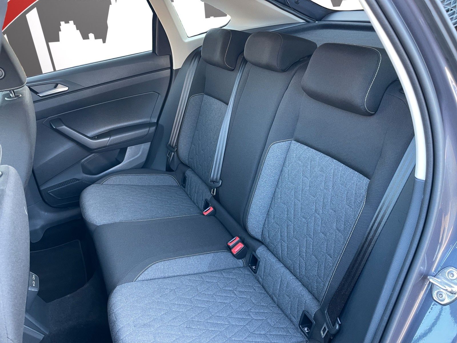Fahrzeugabbildung Volkswagen Taigo 1.0 TSI DSG MOVE LED/AHK/SHZ/RFK/ACC/PDC