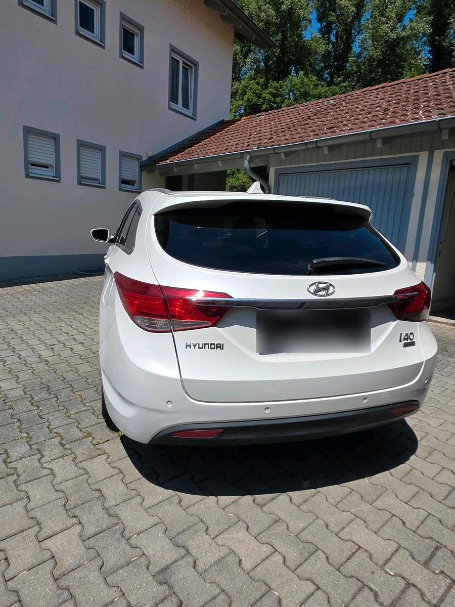 Hyundai i40 2014 — interior