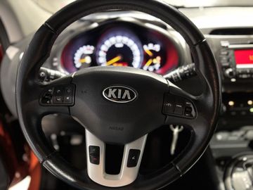Fotografie 17 des Kia Sportage 2.0 CVVT 2WD Automatik Vision