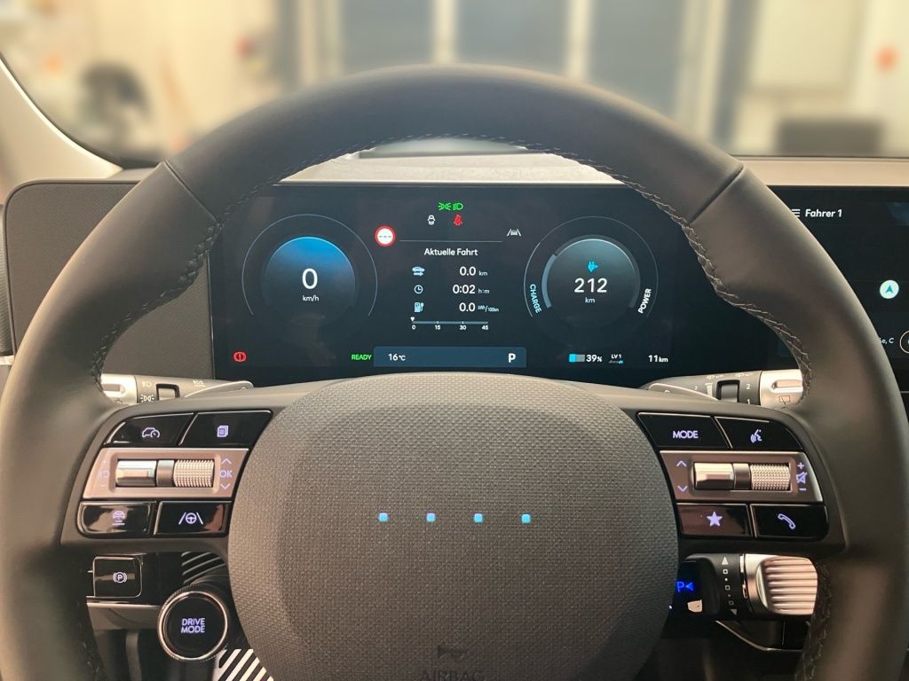 Fahrzeugabbildung Hyundai IONIQ 5 2WD 84kWh Uniq 2xKlima 360 4xSHZ AUT HUD