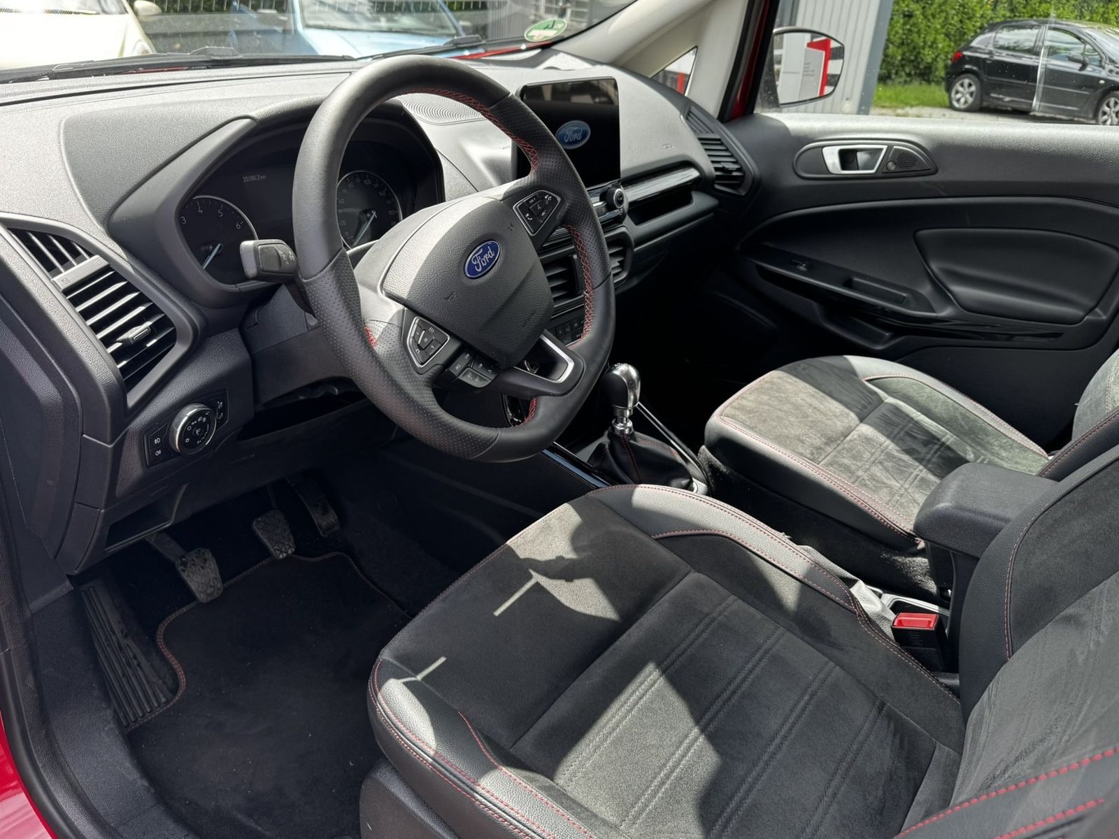 Fahrzeugabbildung Ford EcoSport ST-Line, Technik+WinterFahrassi.Paket
