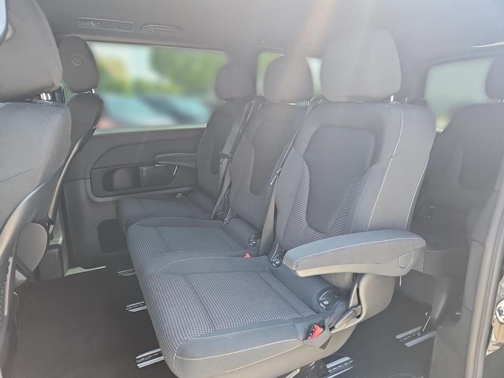 Fahrzeugabbildung Mercedes-Benz V 300 ED/L 4x4 AMG 7 Sitze 2,5t AHK Sound Standh