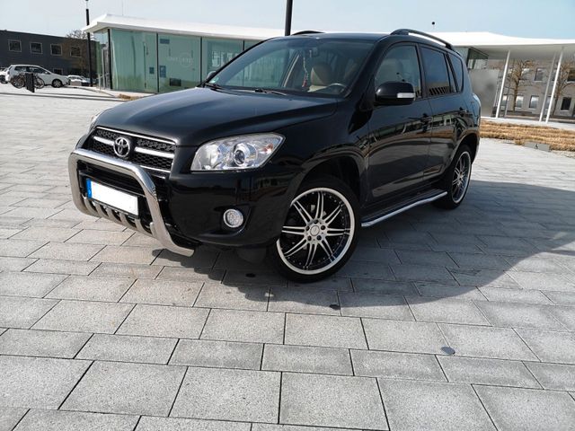 Toyota RAV4 Sol+/RFK/Navi/BT/Keyl. Go/SHZ/eGSHD/4x4/8f