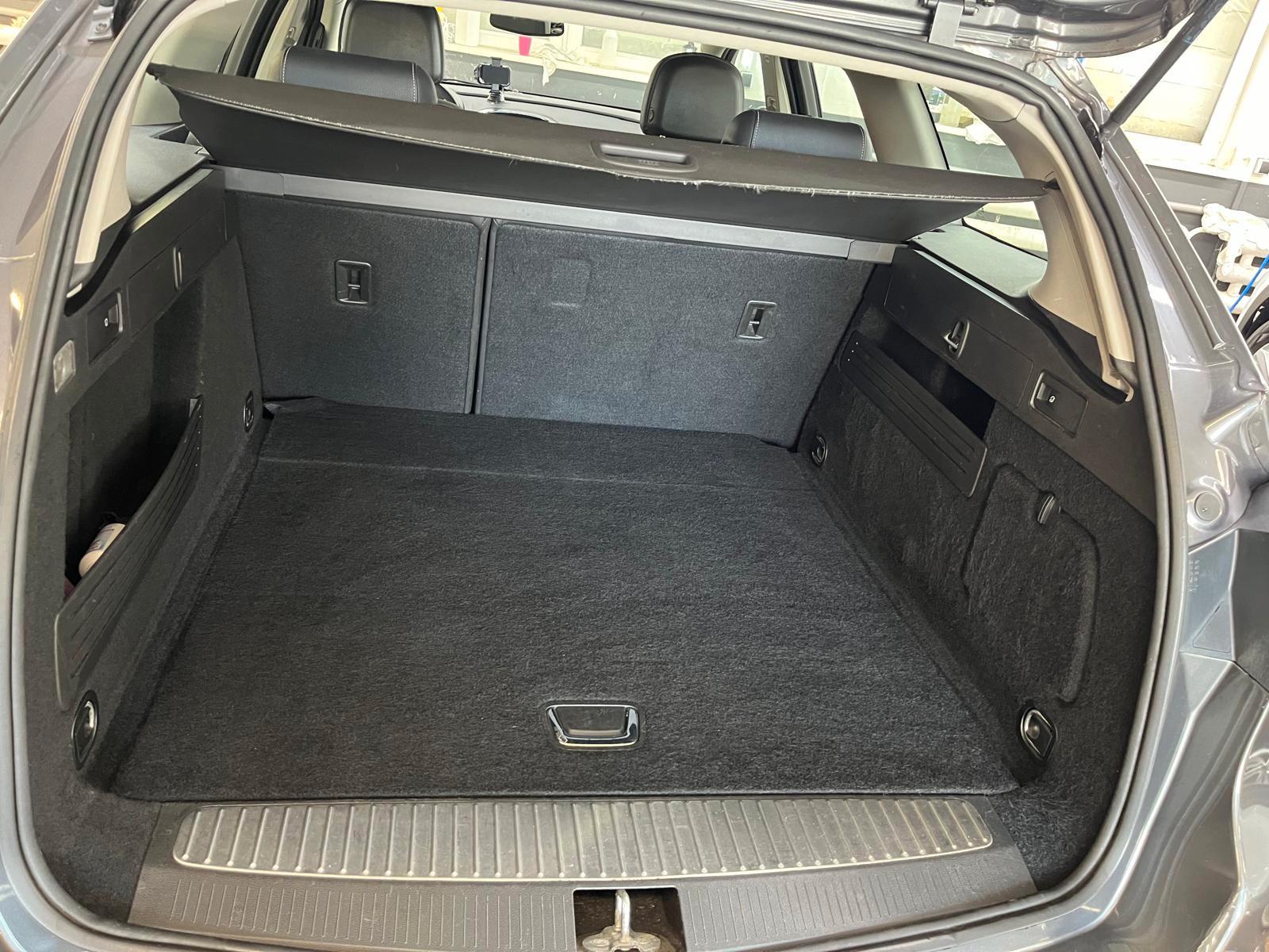 Opel Astra 2011 — photo 7