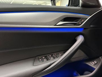 Fahrzeugabbildung BMW 530i M Sport SAG Kamera H/K NavPro AHK Alarm HUD