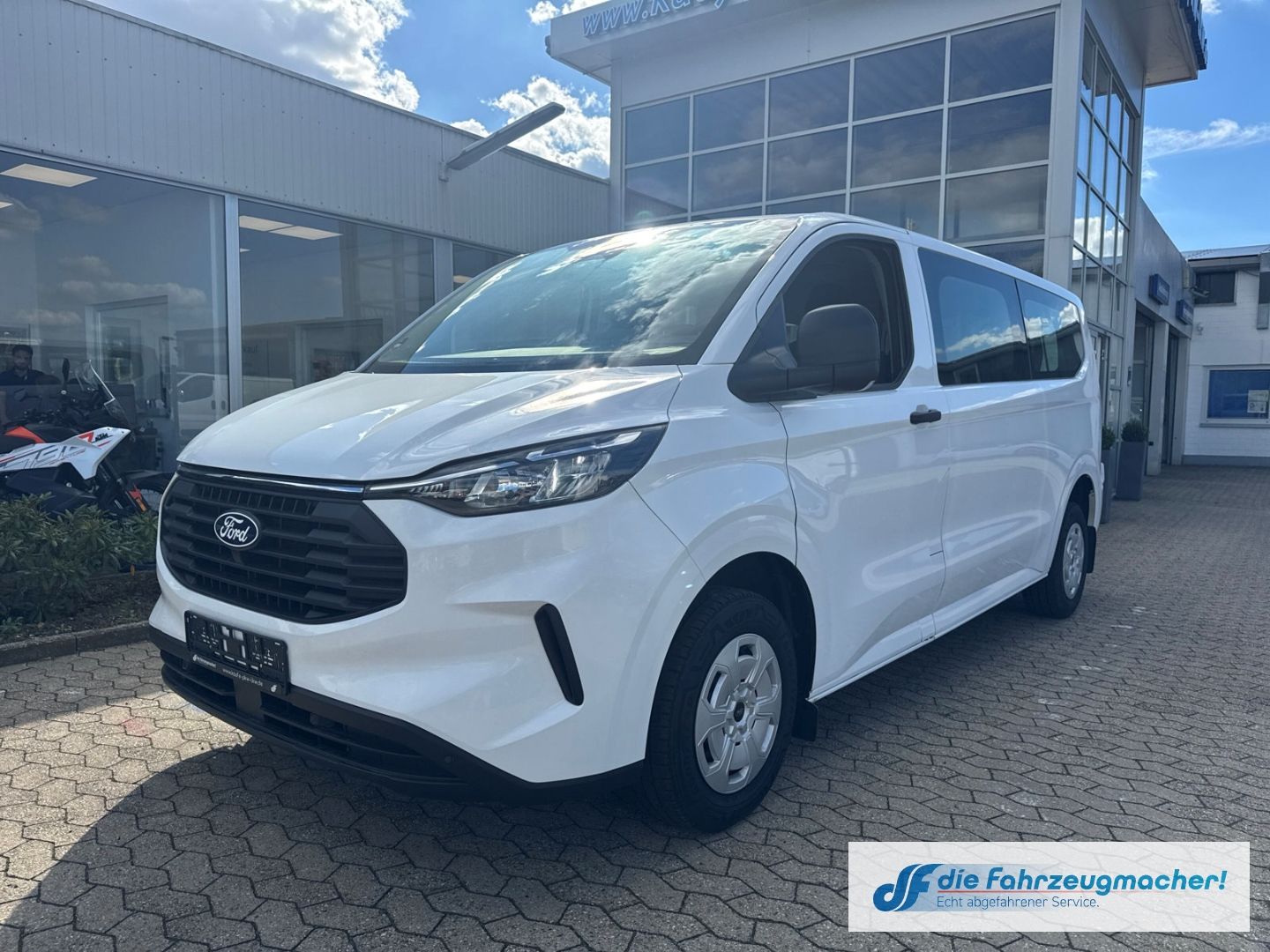 Fahrzeugabbildung Ford Transit Custom Kombi 320 L2 FWD Trend *SEITENSCH