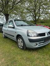 Renault clio 86000 km nur !!!!! - gebrauchte Renault Clio aus dem Jahr 2002
