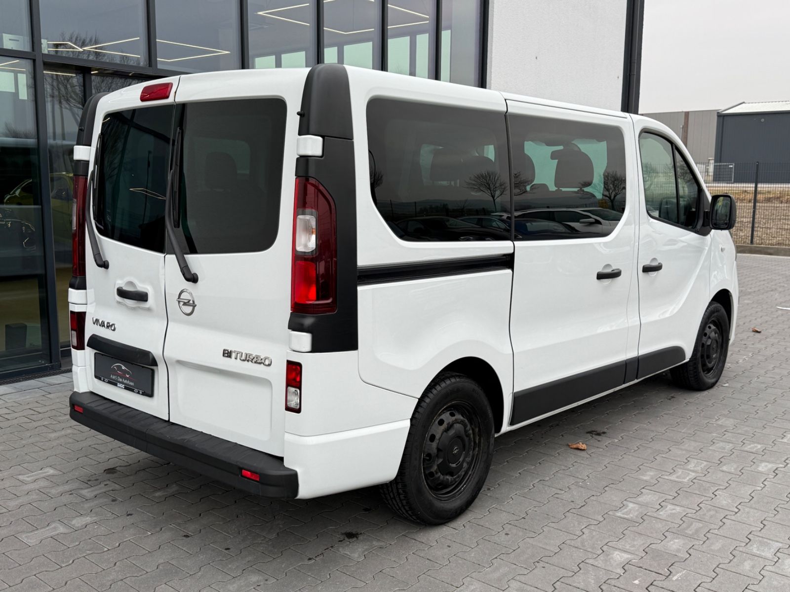 Vivaro B Combi L1H1  2,7t 1.6 CDTI 9 Sitzer