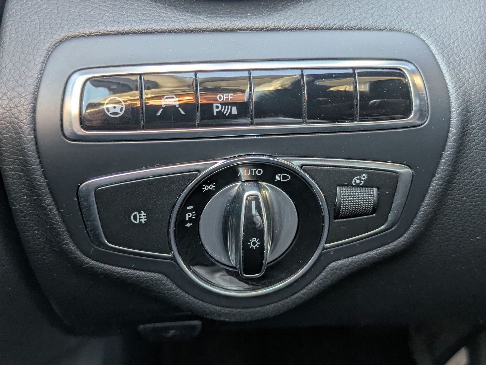 Fahrzeugabbildung Mercedes-Benz C 250 d BlueTec AVANTGARDE 4Matic ACC/KAM/LED