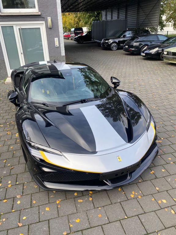 Image of Ferrari SF90