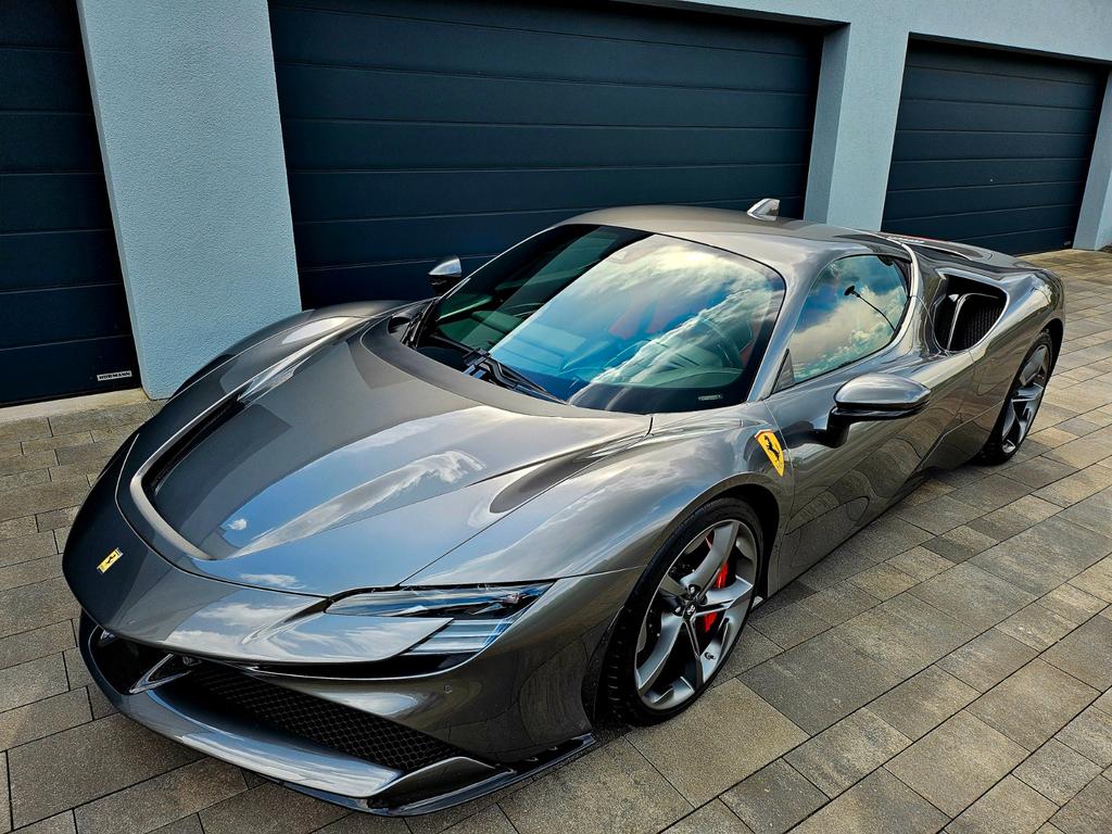 Ferrari SF90