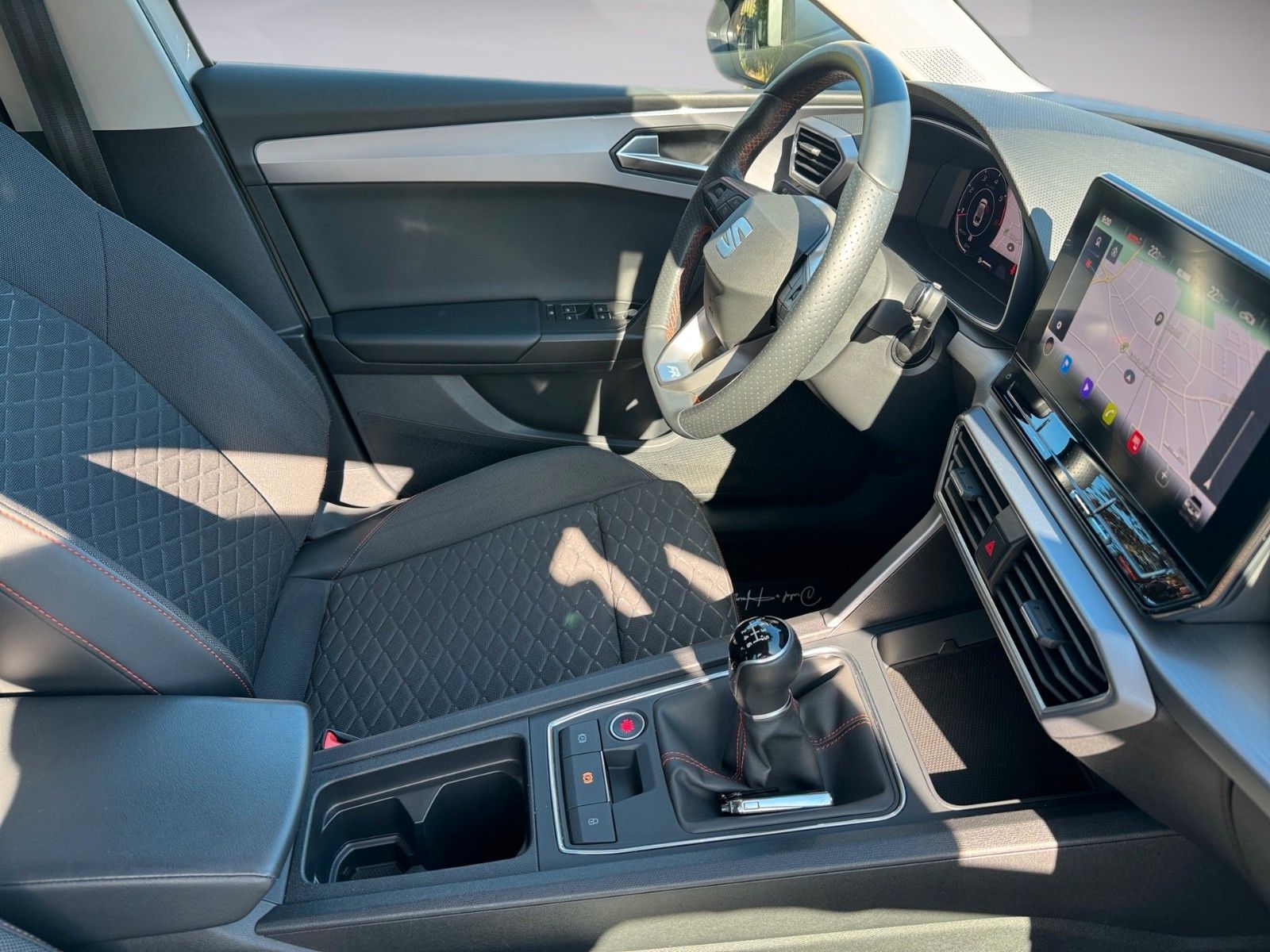 Fahrzeugabbildung SEAT Leon Sportstourer FR-Line 2.0 TDI