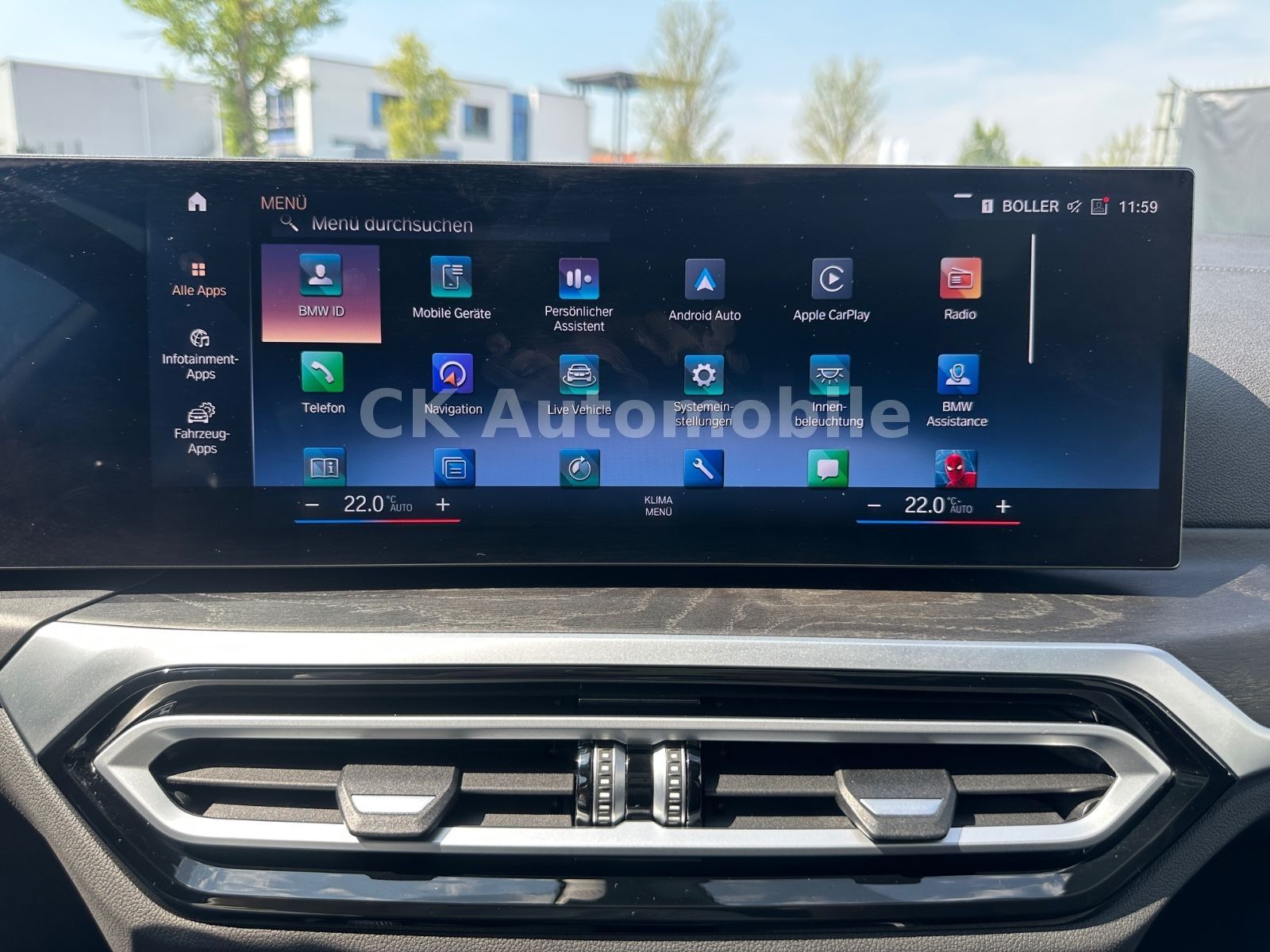Fahrzeugabbildung BMW 320d xDrive M-Sport/Widescreen/Navi/Pano/LED/AHK