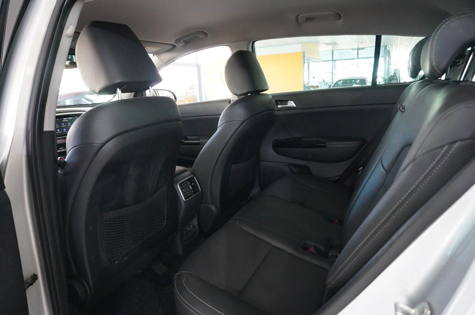 Fahrzeugabbildung Kia Sportage 1.6 CRDI 2WD DCT NAVI/LED/KAMERA/SH/AHK