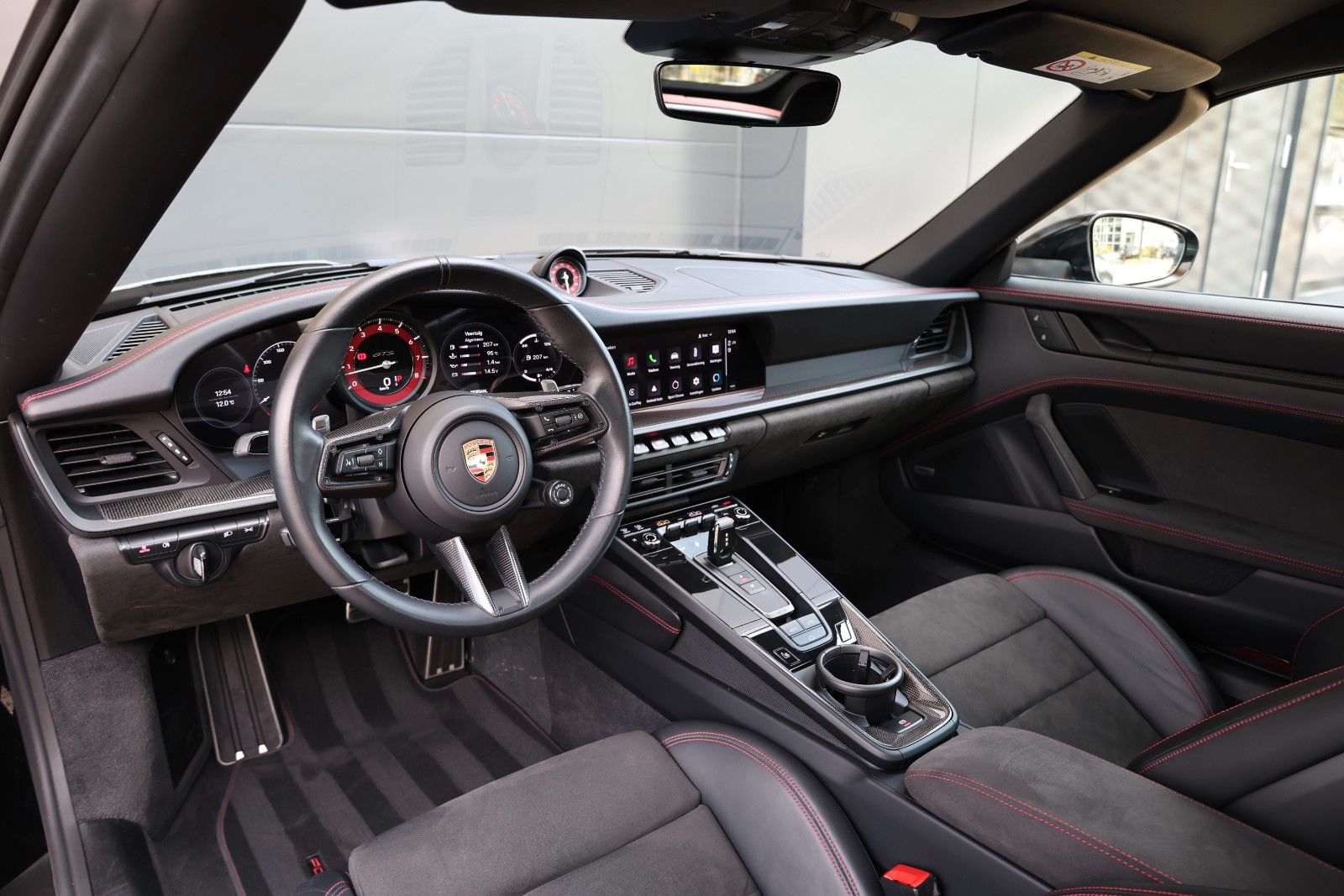 Porsche 911 Carrera 4 GTS Cabriolet imagem 3