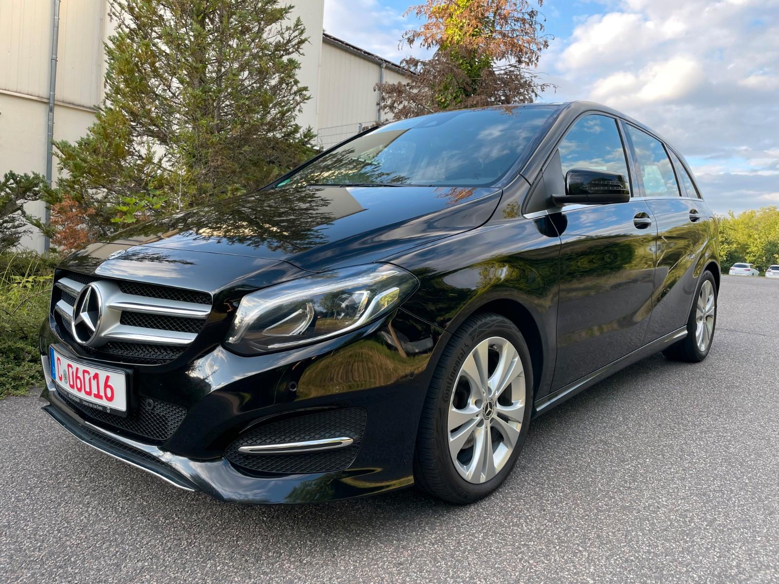 Mercedes-Benz B -Klasse 200 CDI, AMG, Leder, Panorama, Xenon