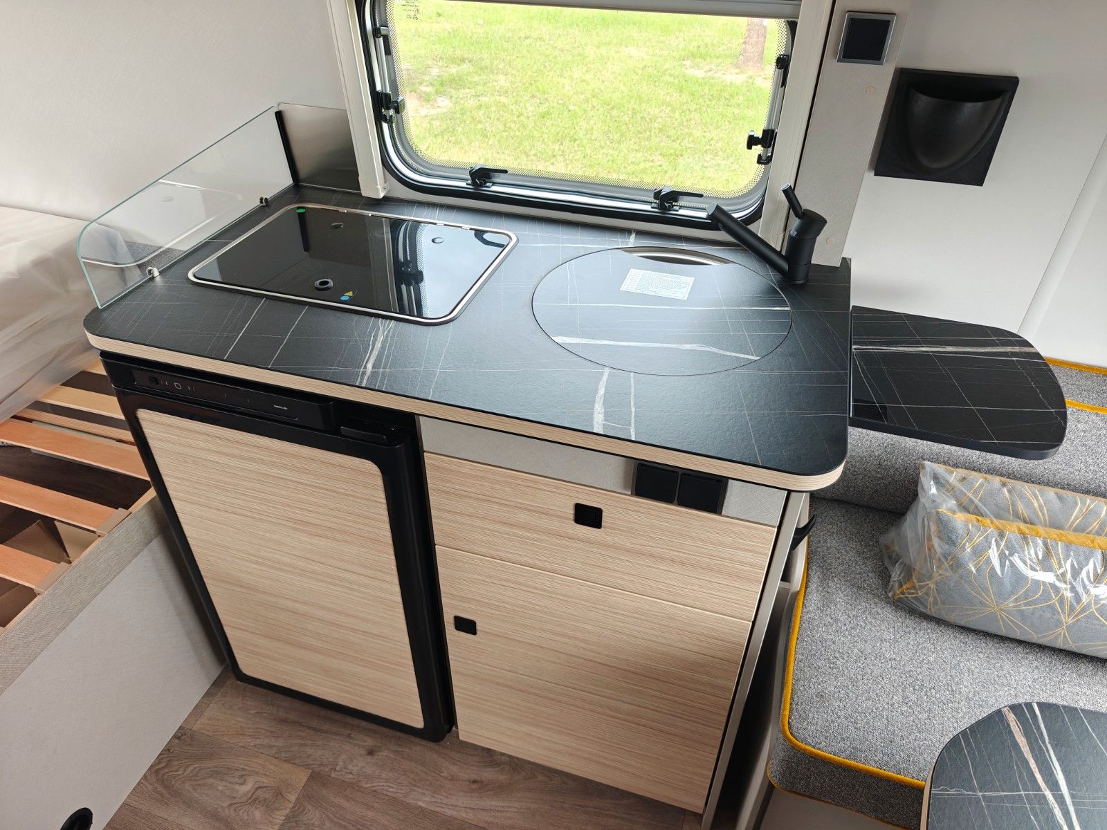 Fahrzeugabbildung HYMER / ERIBA / HYMERCAR Touring 310 Nugget Gold - SALE! -