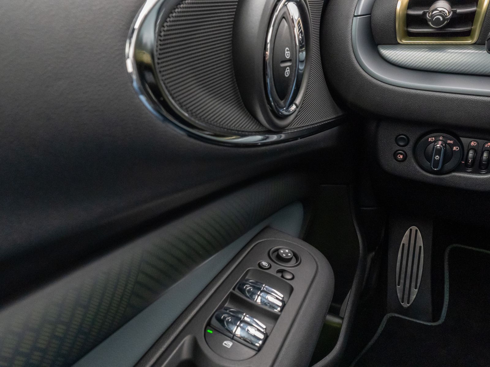 Fahrzeugabbildung MINI John Cooper Works Clubman Panorama HUD H/K Voll