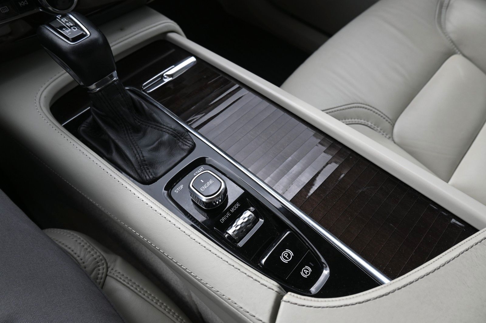 Fahrzeugabbildung Volvo Mietkauf *XC90 Incription*AWD*KAM*Navi